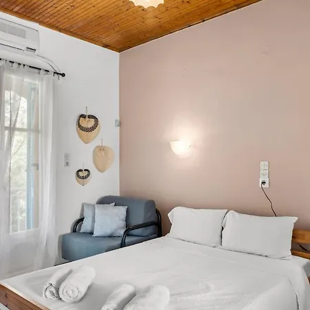 Oceanis Guest house Mikros Gialos