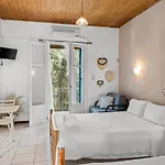 Oceanis Mikros Gialos