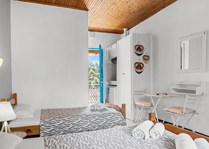 Oceanis Guest house Mikros Gialos